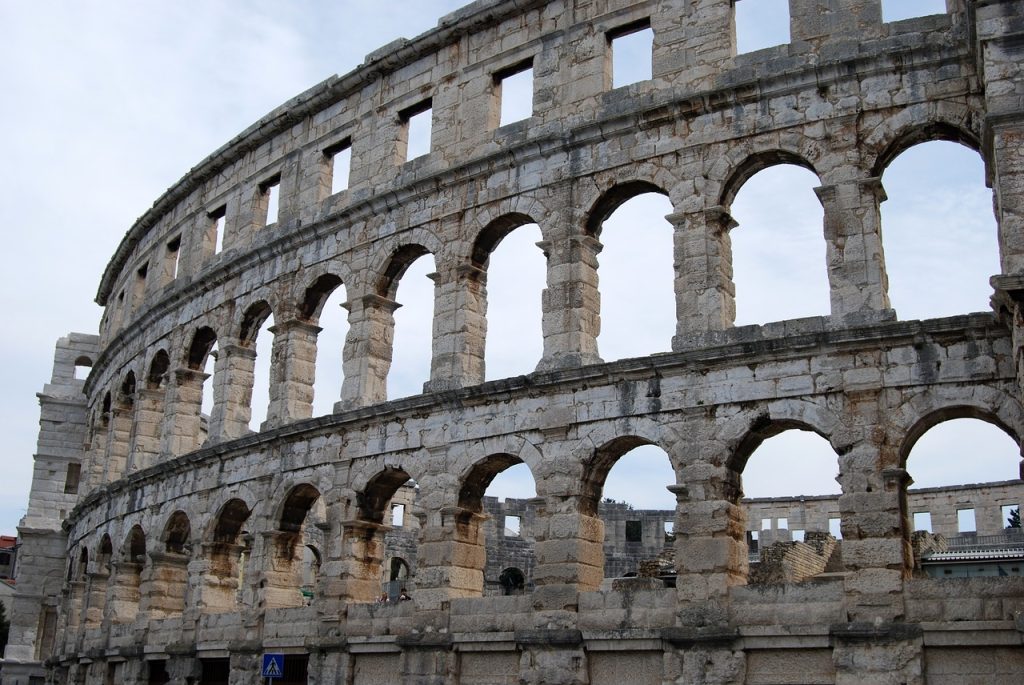 Amphithéâtre romain de Pula, monument historique en Istrie