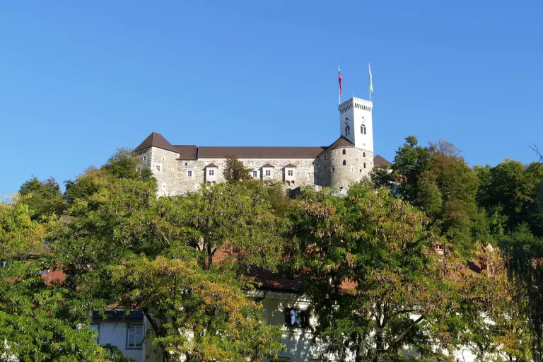 Châteaux et forteresses de Slovénie : plongée dans l’histoire médiévale