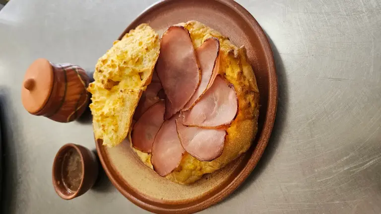 Kajmak fait maison : la recette traditionnelle des Balkans (étape par étape)